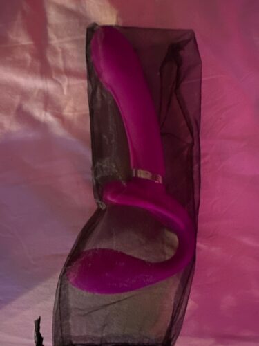 Click to view full screen Vibrador Strapless com Dupla Usabilidade e 12 Modos Vibrativos - Valerie Pretty Love photo review