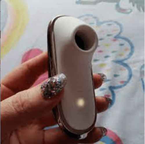 Click to view full screen Satisfyer Traveler - Vibrador e Estimulador de Clitóris photo review